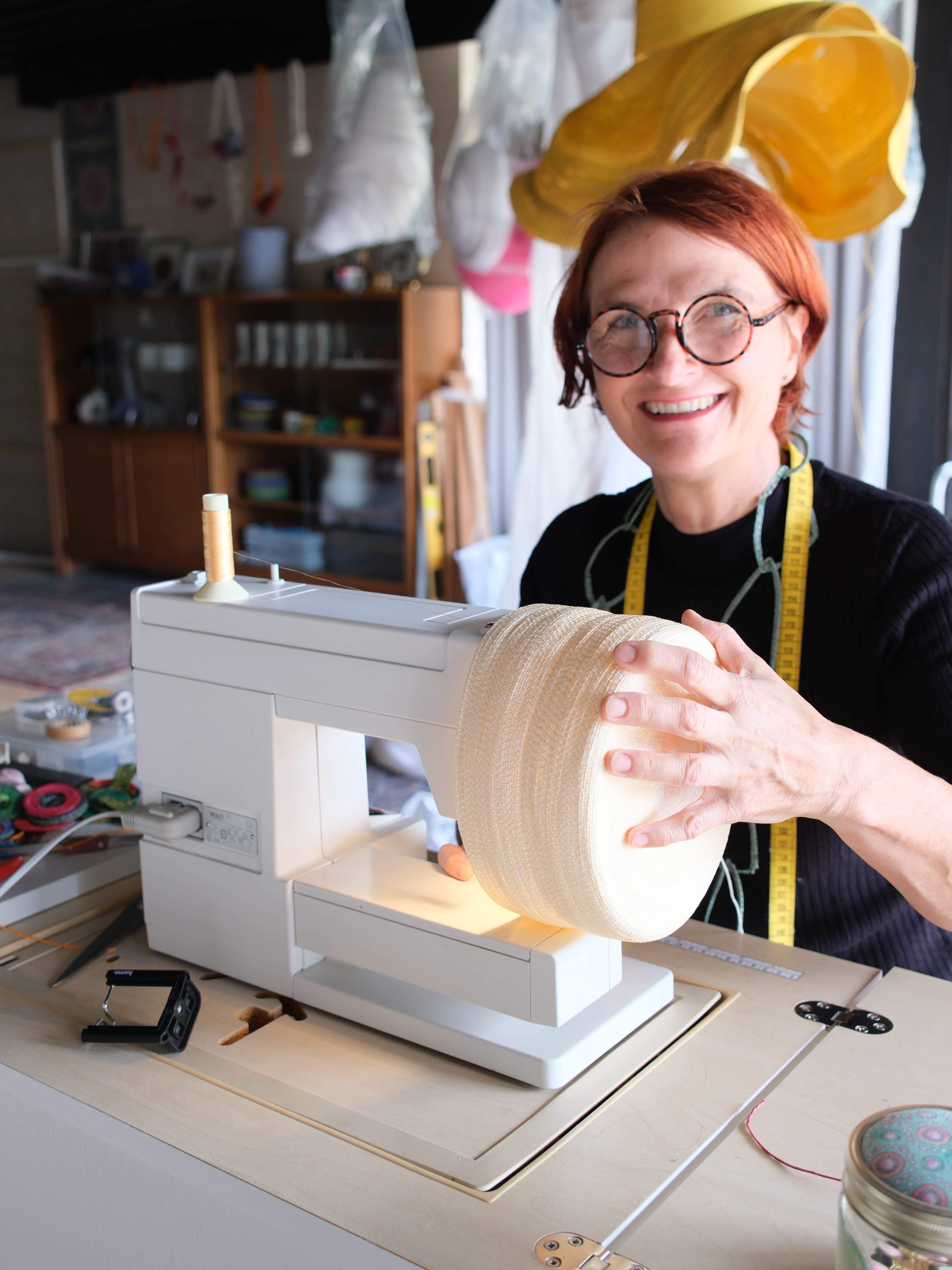 Handgefertigte Papiergarn-Urnen