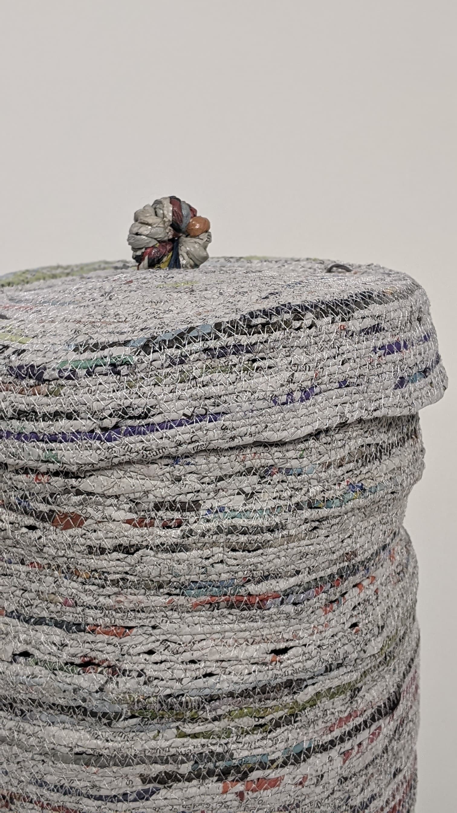 Urne Zeitungspapier Ring – Donata Oppermann